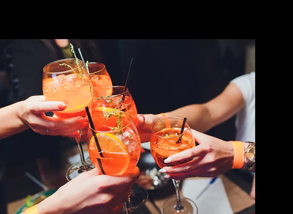 Bar rooftop Les Réformés avec vue panoramique sur Marseille